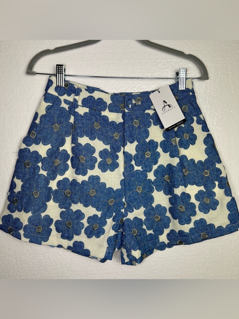 Anewsta Appliquéd Vintage Floral Blue Women's Shorts size S NWT